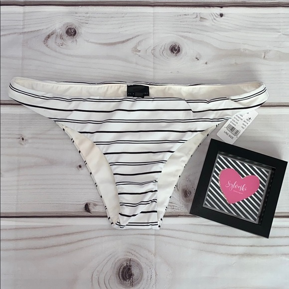 🔥 LA Hearts Performs Striped Seamless NWT - Picture 3 of 4